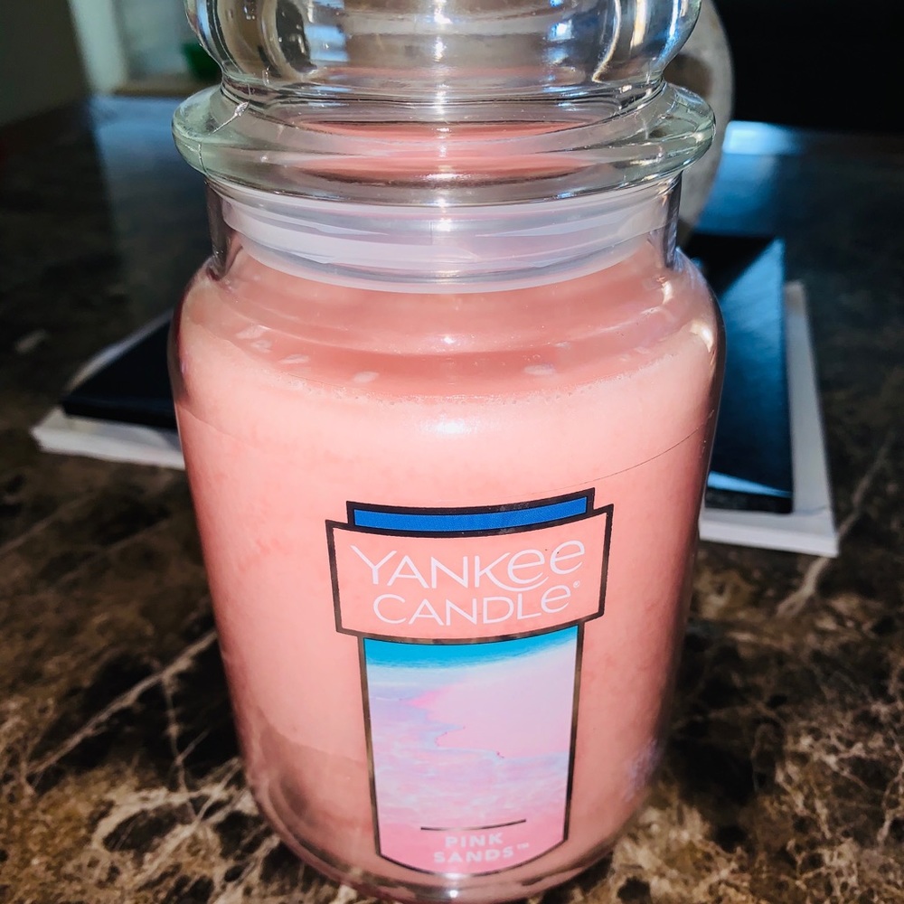 SOLD ! Yankee candle